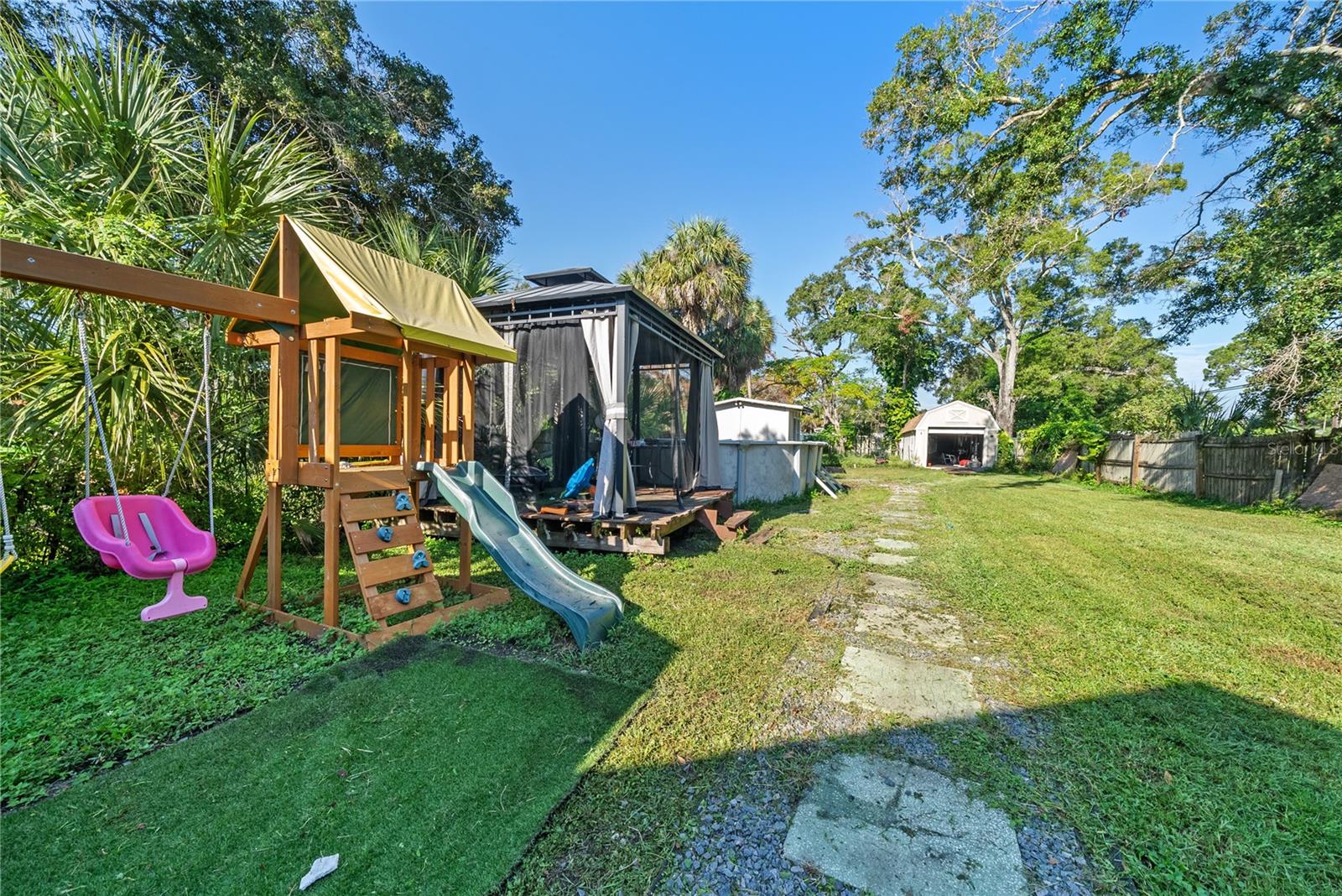 Image 19 of 27 For 7184 60th Street N