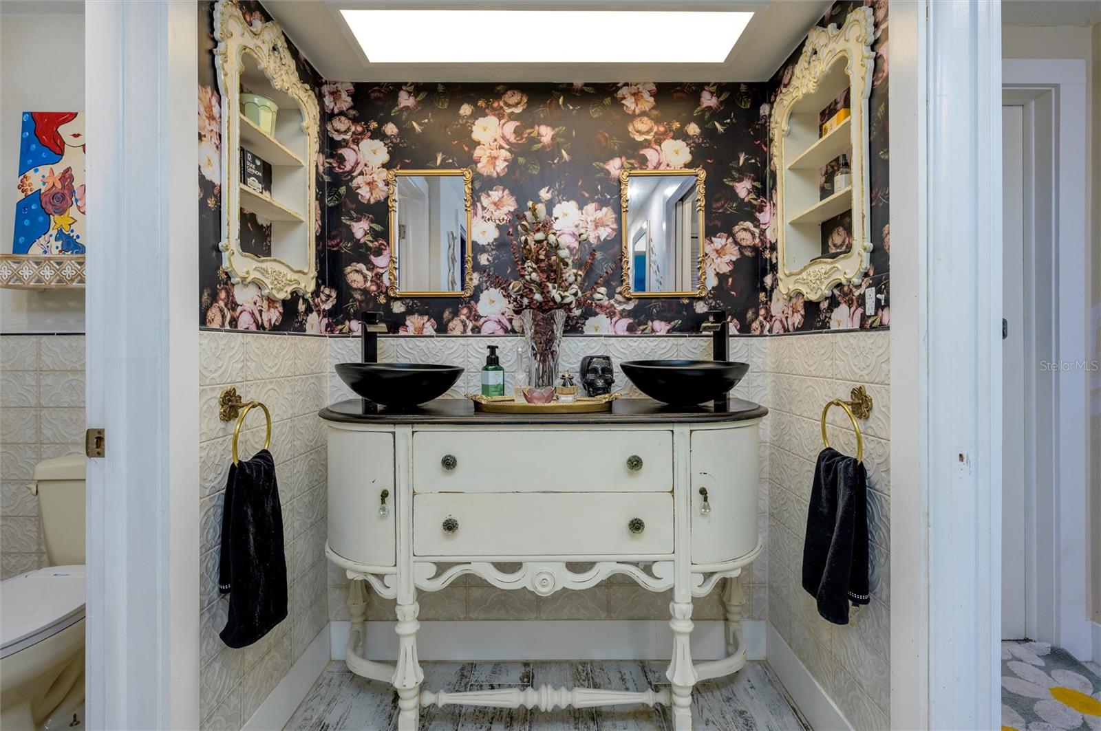 Image 18 of 39 For 1053 Grand Boulevard