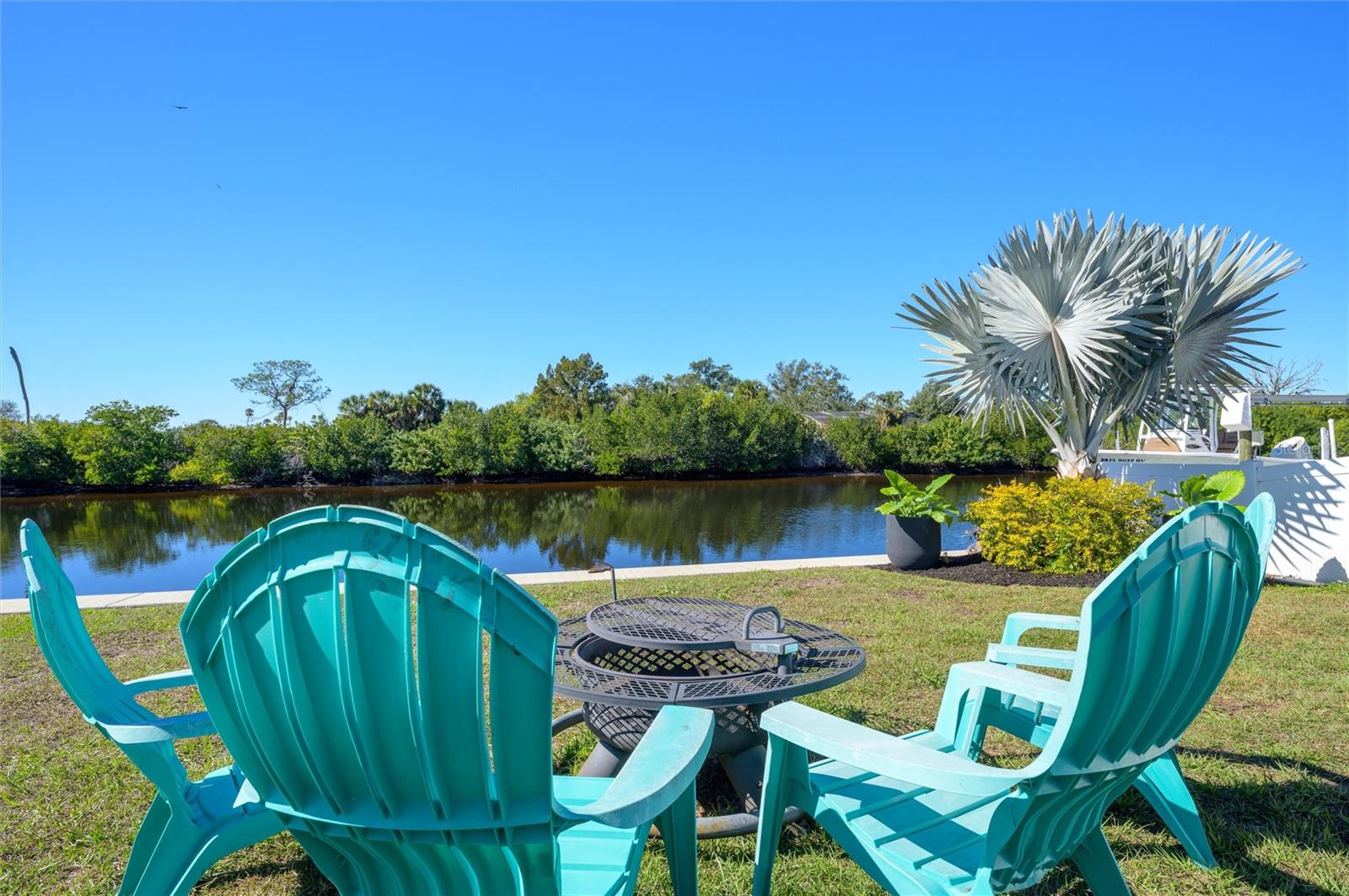 Image 31 of 39 For 1053 Grand Boulevard