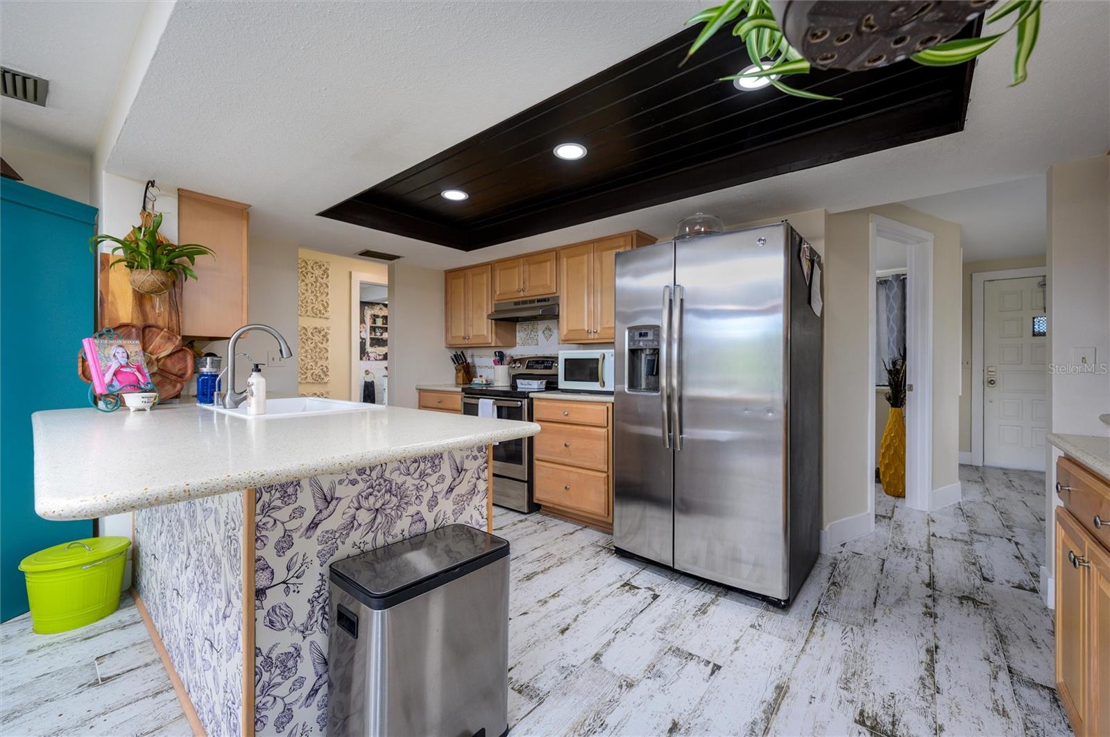 Image 5 of 39 For 1053 Grand Boulevard