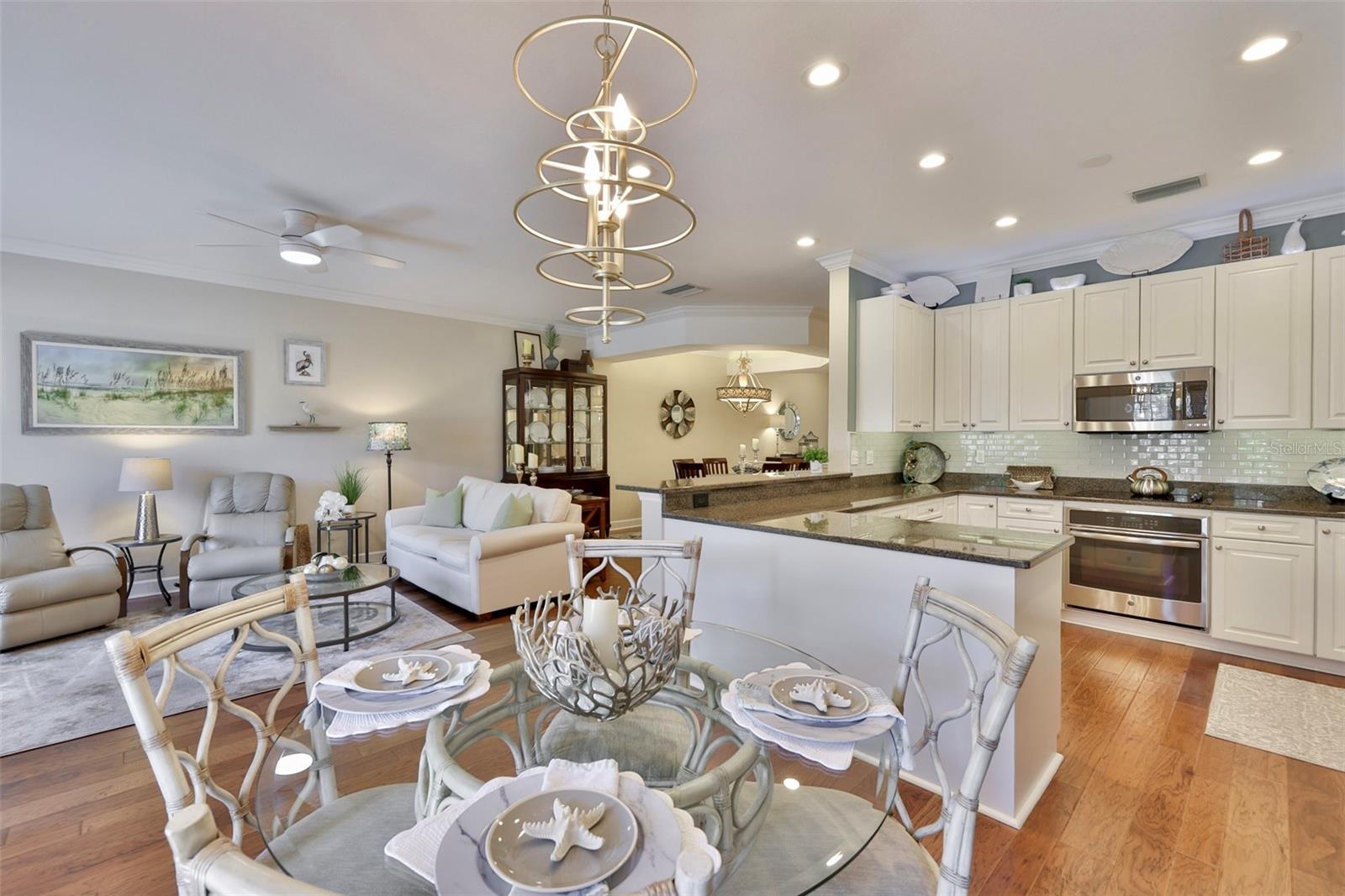 Image 12 of 58 For 6303 Vista Verde Drive E