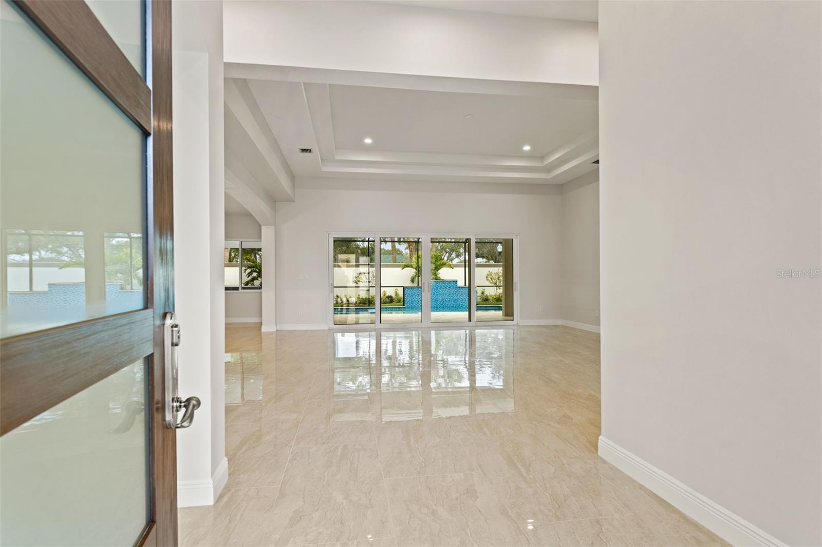 Image 13 of 93 For 10700 Pontofino Circle