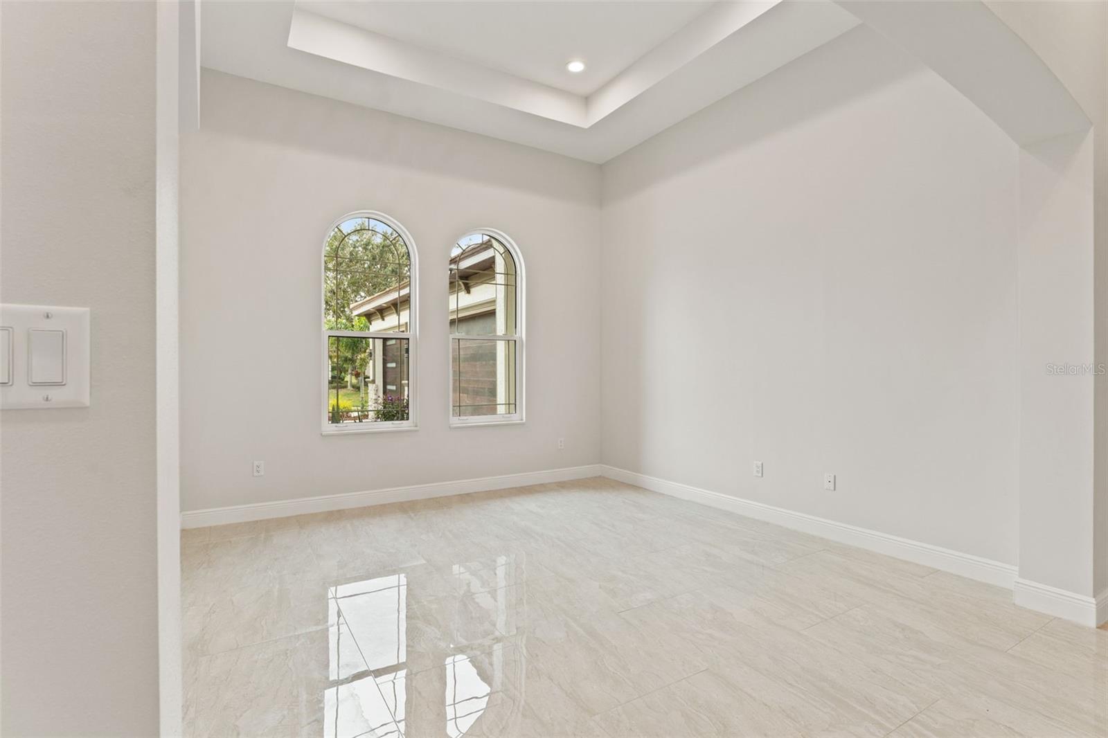 Image 16 of 93 For 10700 Pontofino Circle