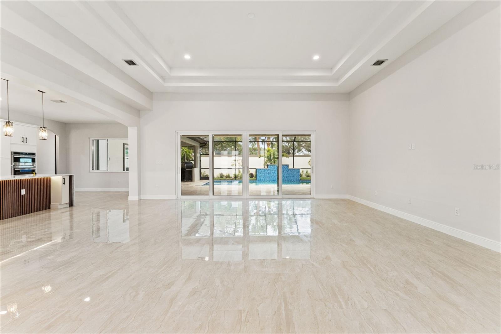 Image 18 of 93 For 10700 Pontofino Circle