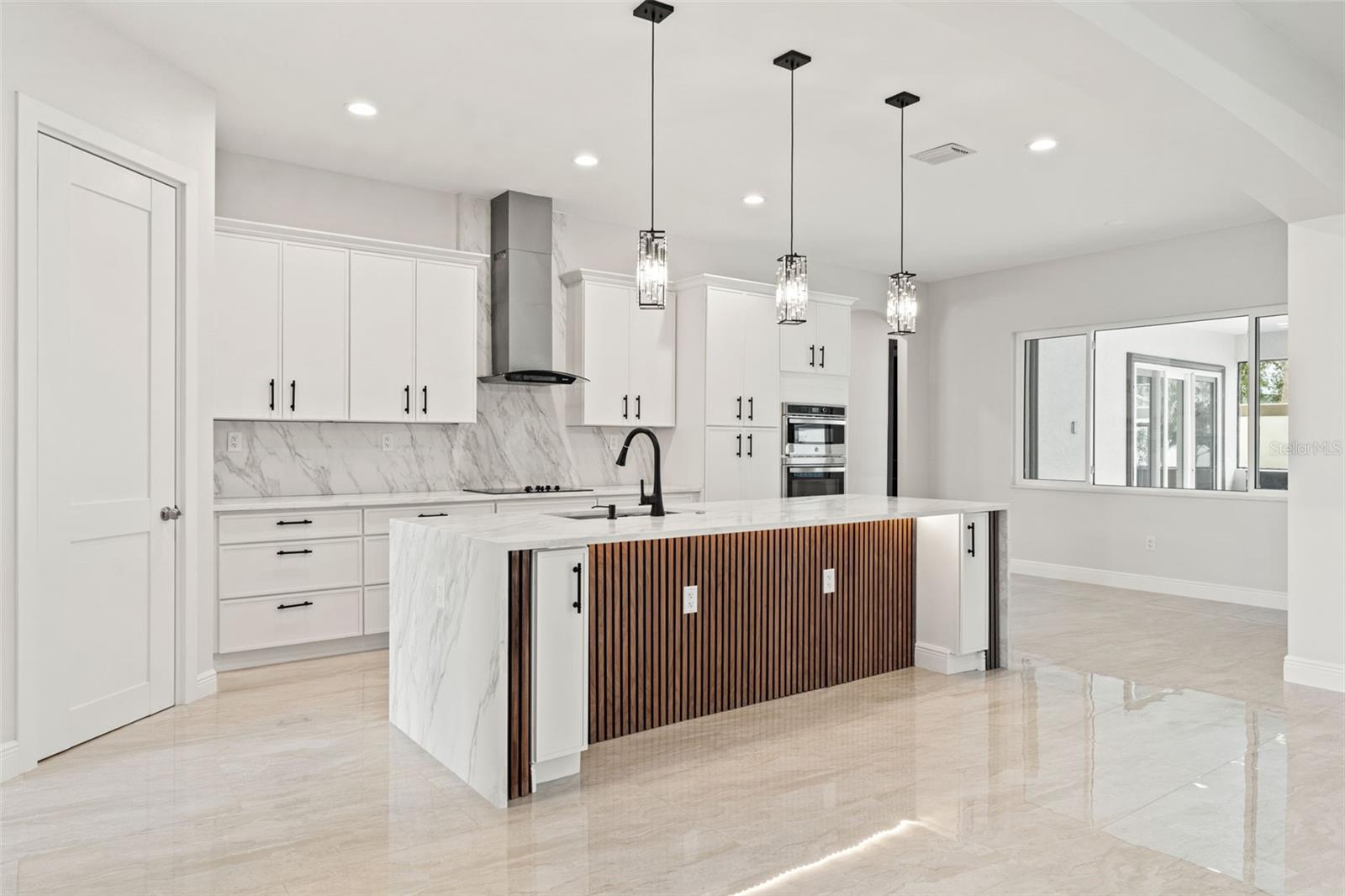 Image 28 of 93 For 10700 Pontofino Circle