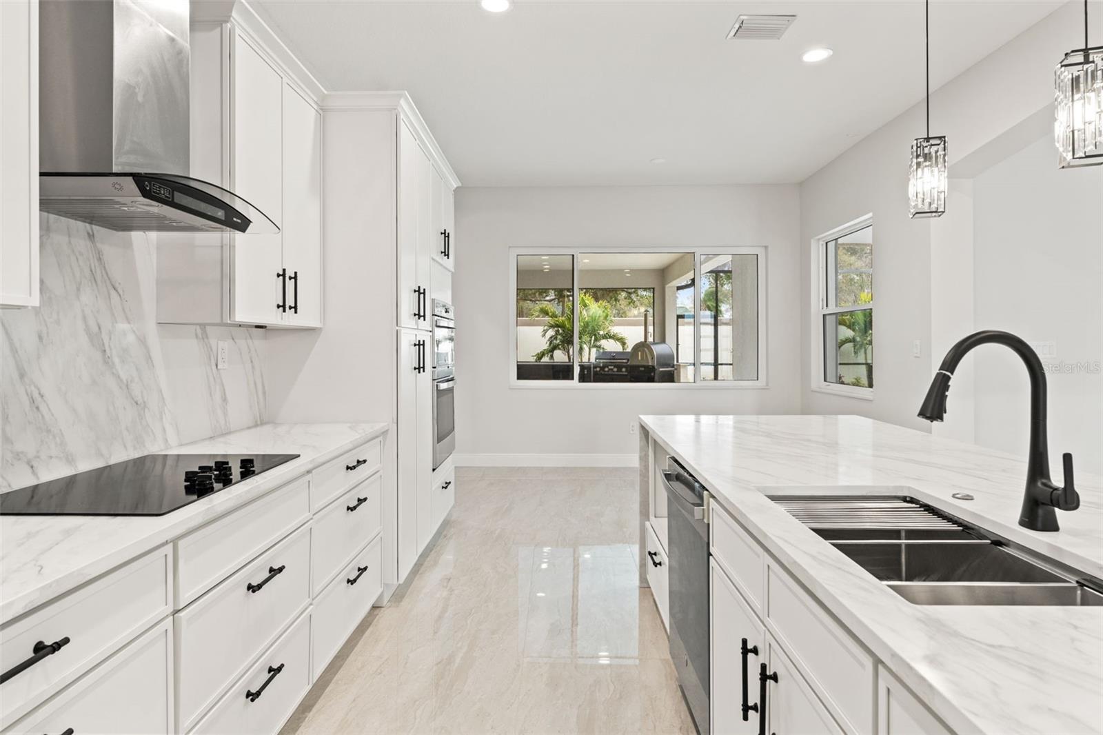 Image 30 of 93 For 10700 Pontofino Circle