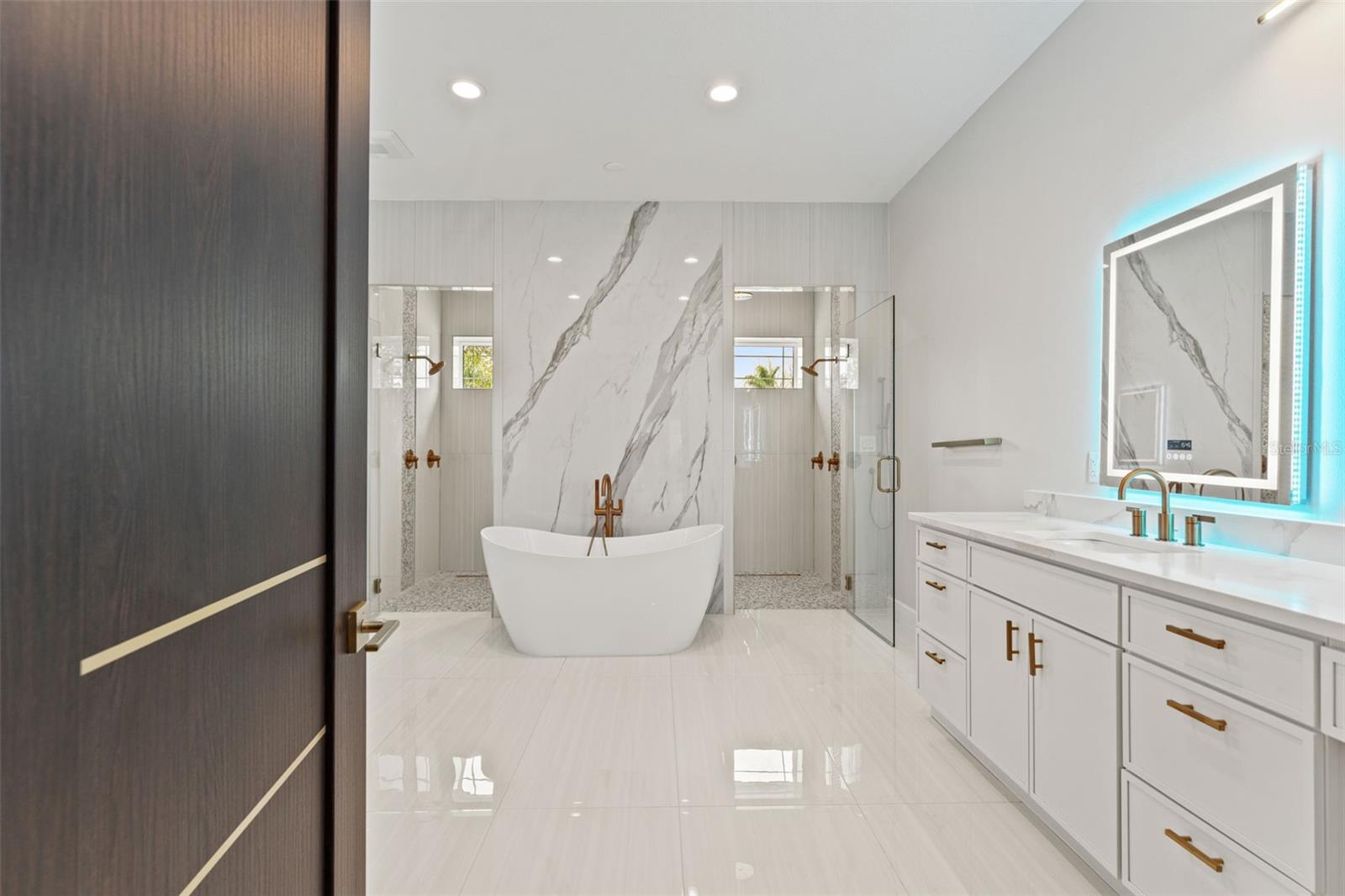 Image 37 of 93 For 10700 Pontofino Circle