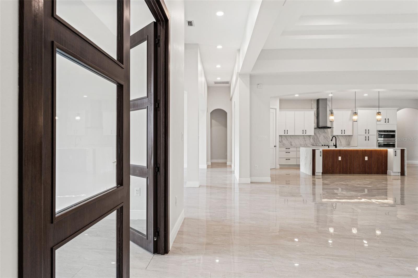 Image 48 of 93 For 10700 Pontofino Circle