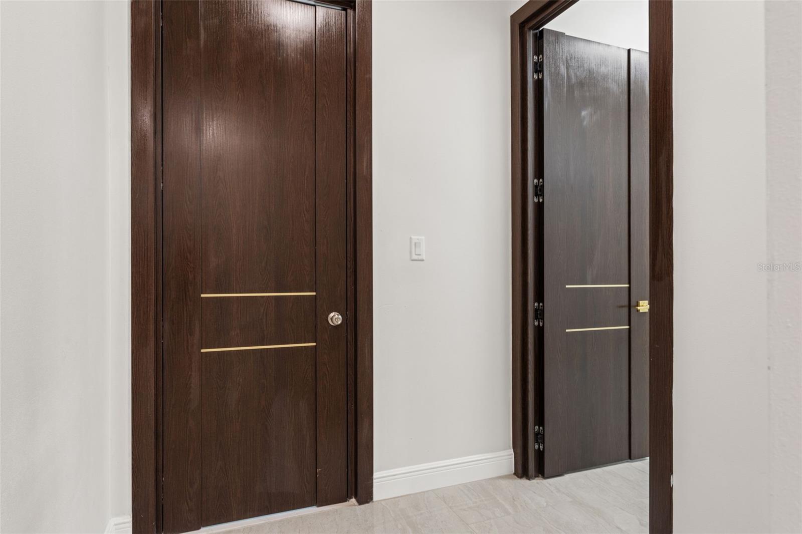 Image 50 of 93 For 10700 Pontofino Circle