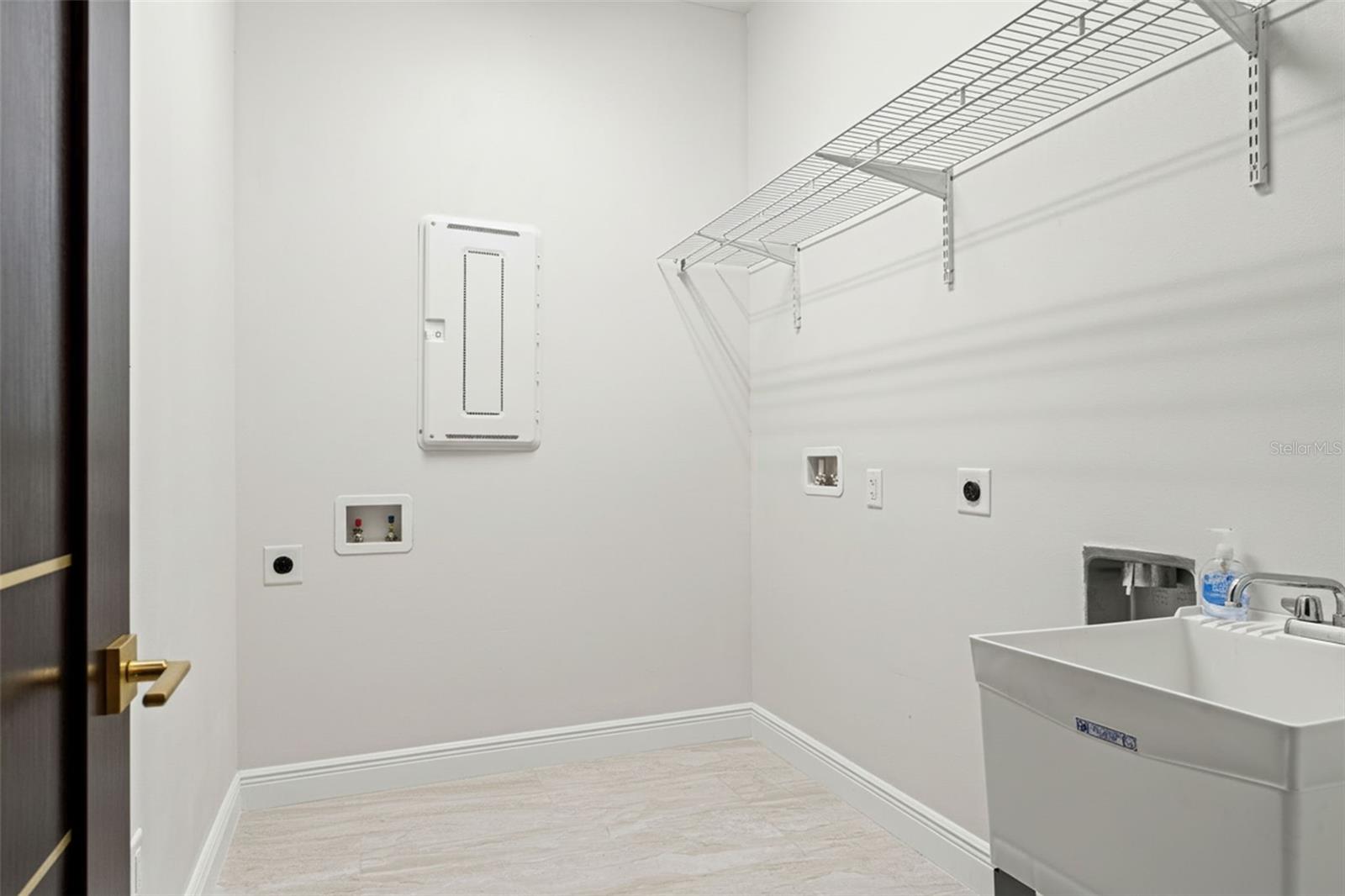 Image 51 of 93 For 10700 Pontofino Circle