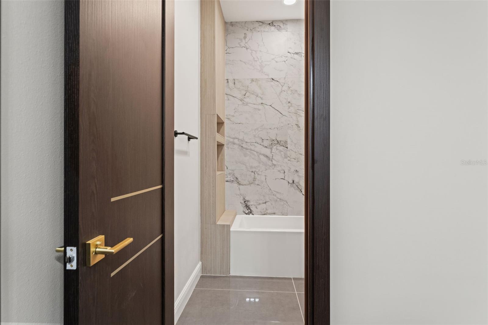 Image 56 of 93 For 10700 Pontofino Circle