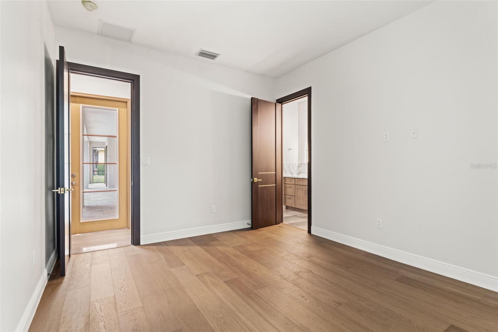 Image 67 of 93 For 10700 Pontofino Circle