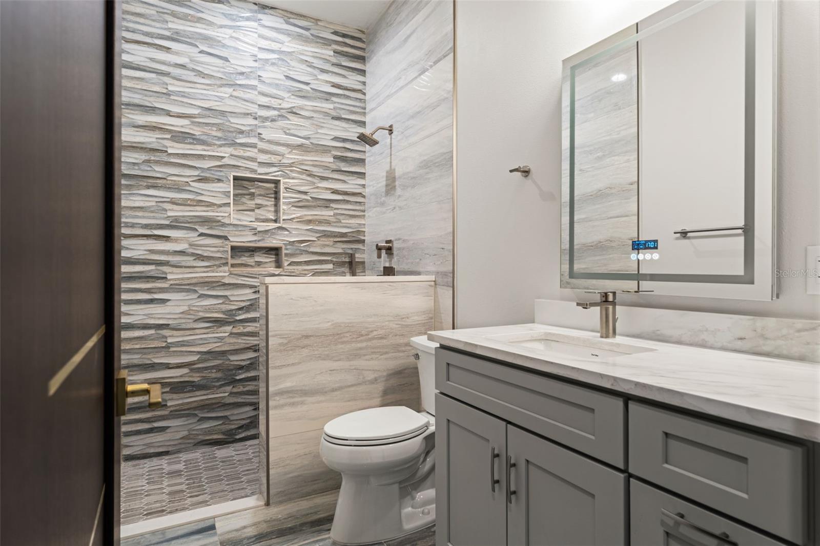 Image 68 of 93 For 10700 Pontofino Circle