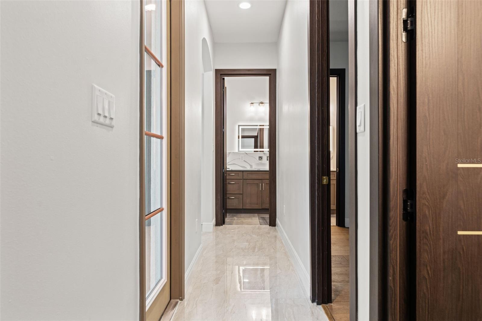 Image 79 of 93 For 10700 Pontofino Circle