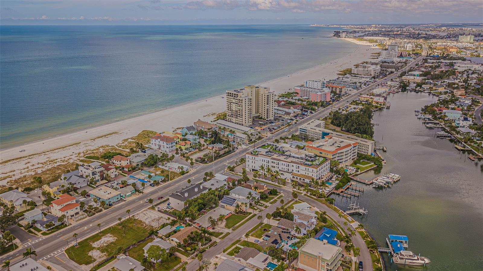 Image 13 of 25 For 3675 Gulf Boulevard 1