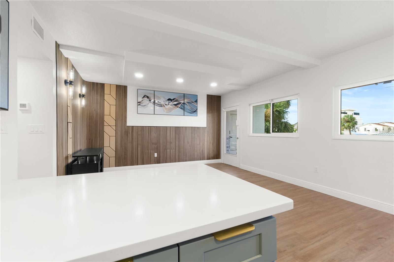 Image 22 of 25 For 3675 Gulf Boulevard 1