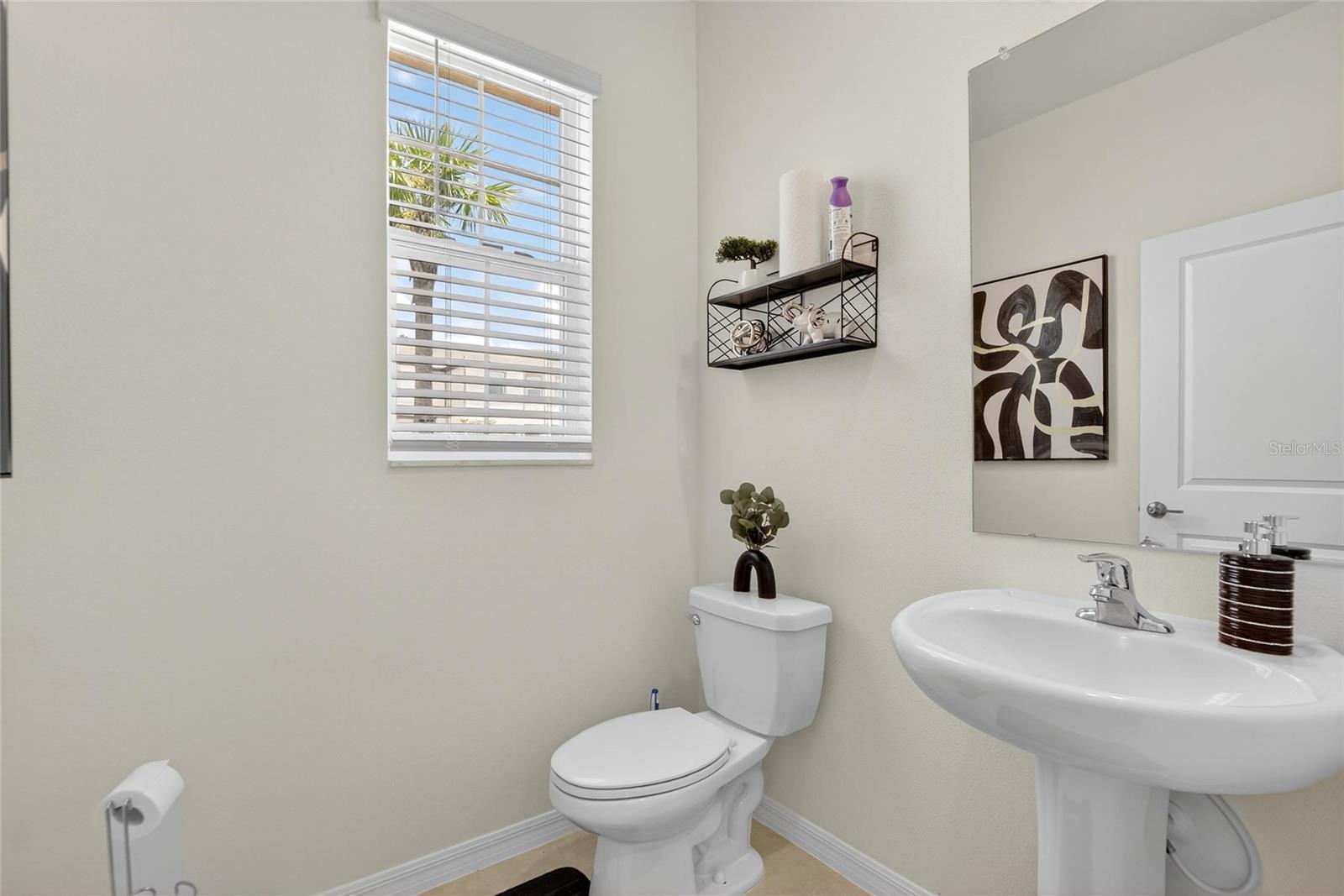 Image 25 of 35 For 10317 Trumpet Honeysuckle Way