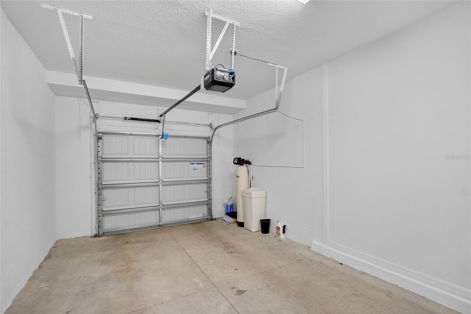 Image 26 of 35 For 10317 Trumpet Honeysuckle Way