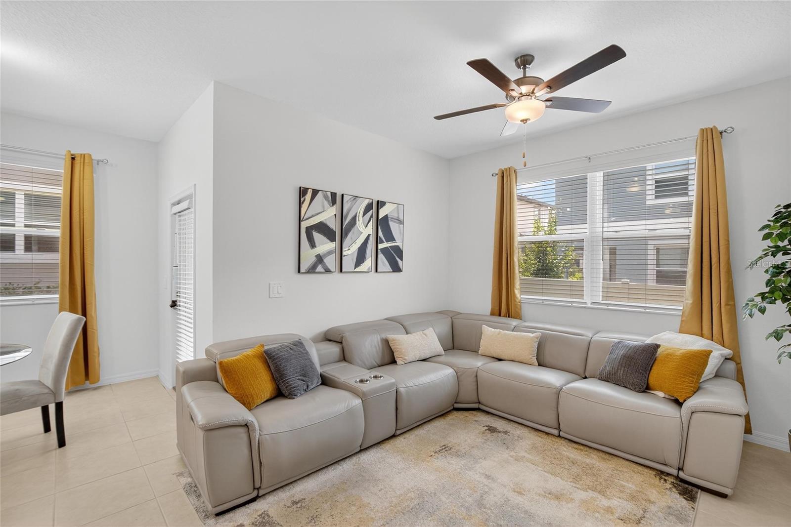 Image 6 of 35 For 10317 Trumpet Honeysuckle Way