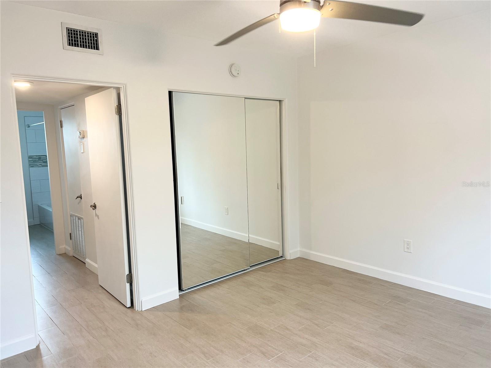 Image 11 of 23 For 410 12th Avenue Ne 10