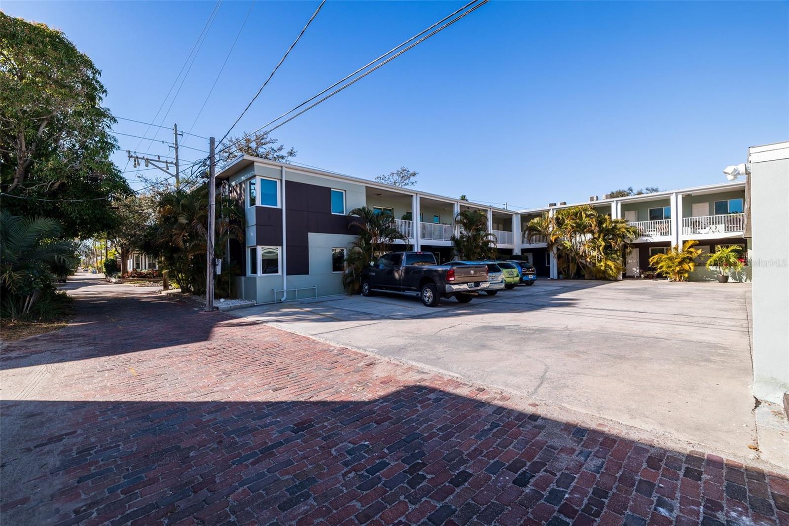 Image 16 of 23 For 410 12th Avenue Ne 10