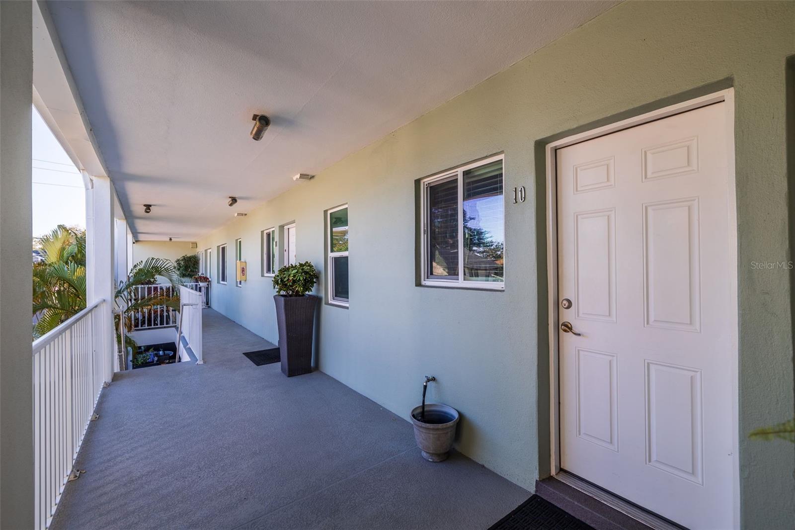 Image 4 of 23 For 410 12th Avenue Ne 10