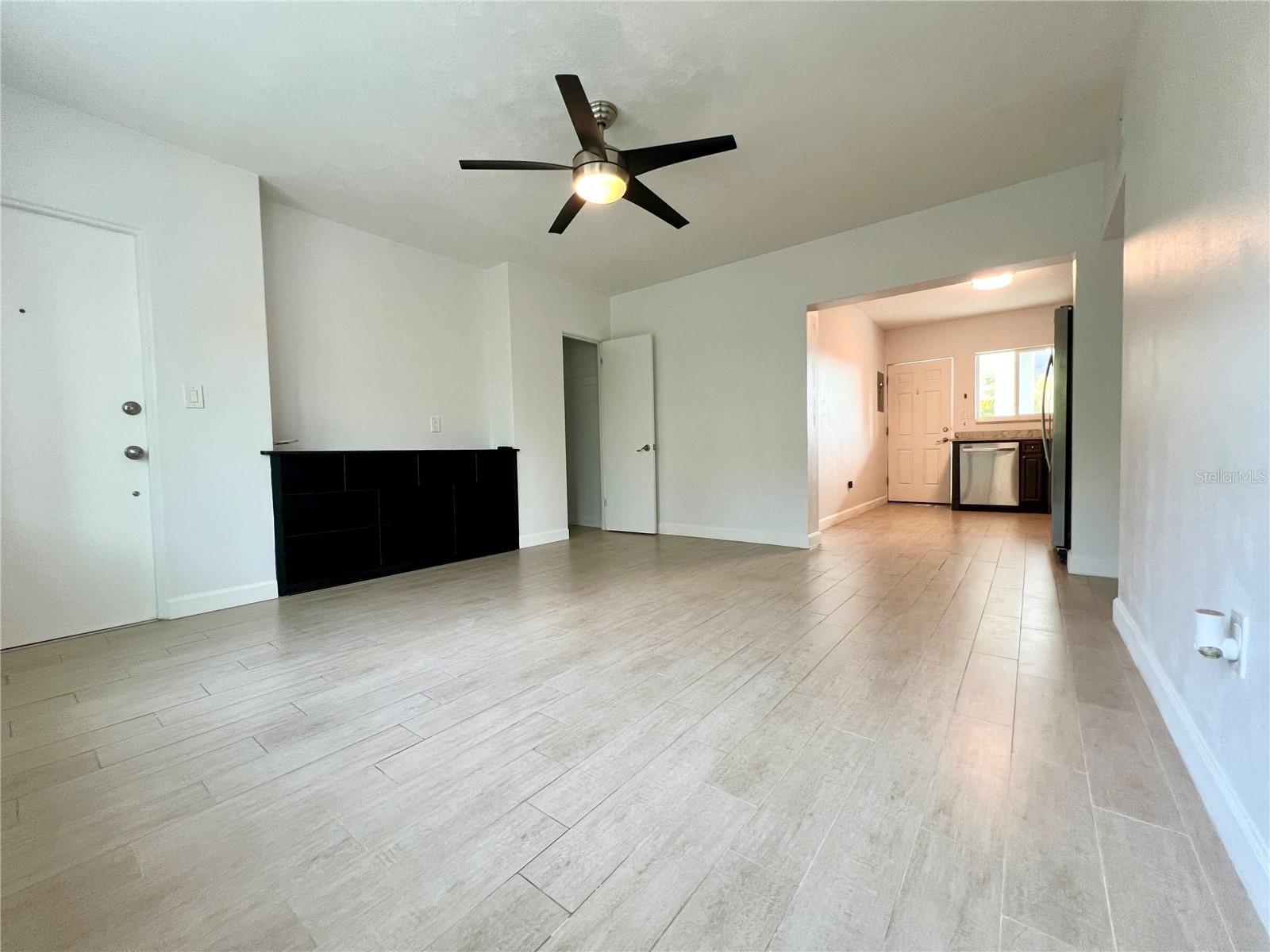 Image 9 of 23 For 410 12th Avenue Ne 10