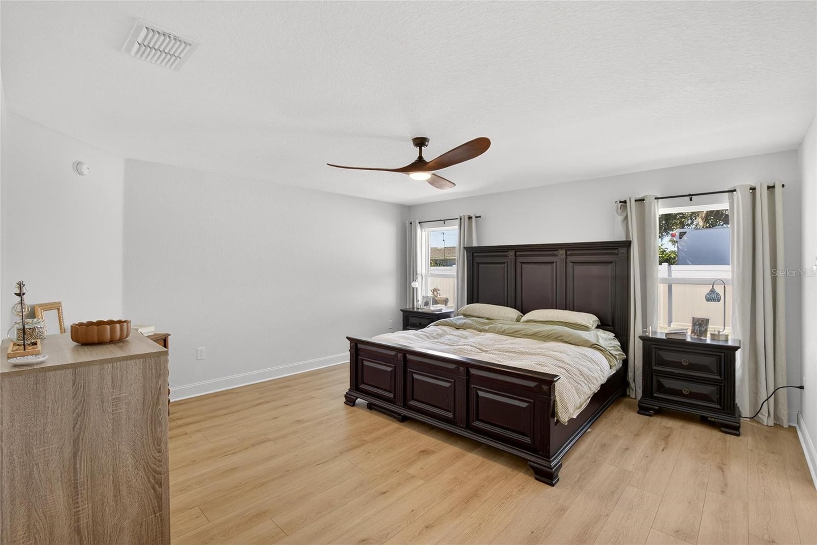 Image 24 of 40 For 1210 Third Court