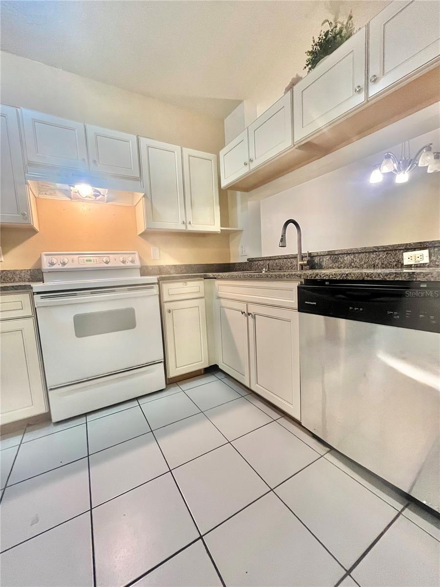 Image 5 of 25 For 1211 Kennewick Court