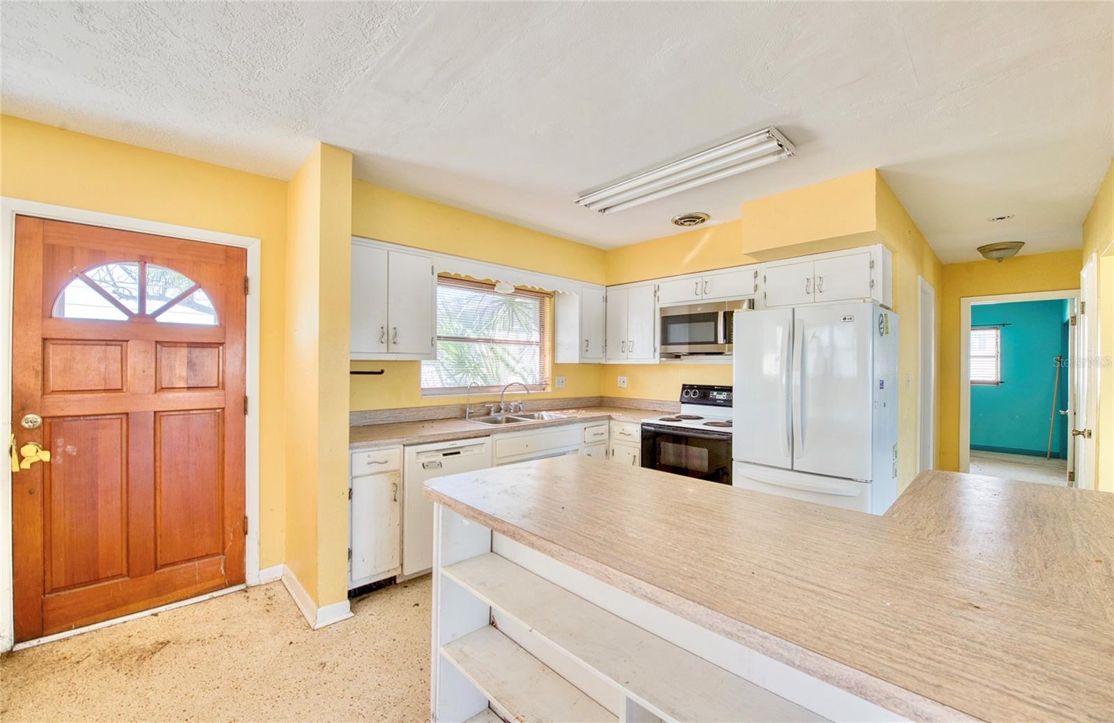 Image 19 of 23 For 322 La Hacienda Drive