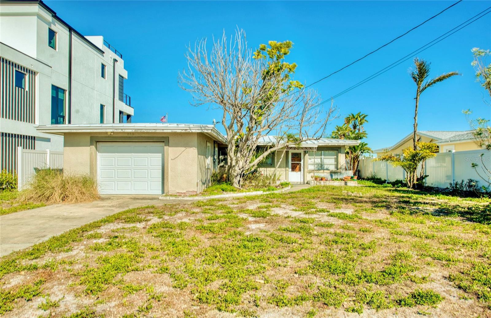 Image 2 of 23 For 322 La Hacienda Drive