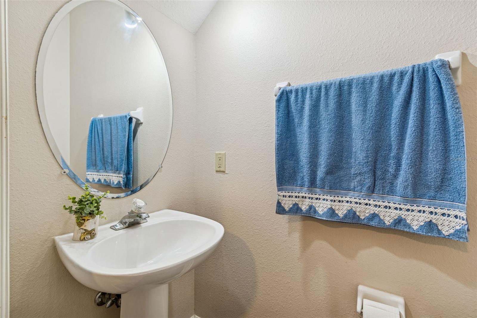 Image 17 of 46 For 8809 Casablanca Way