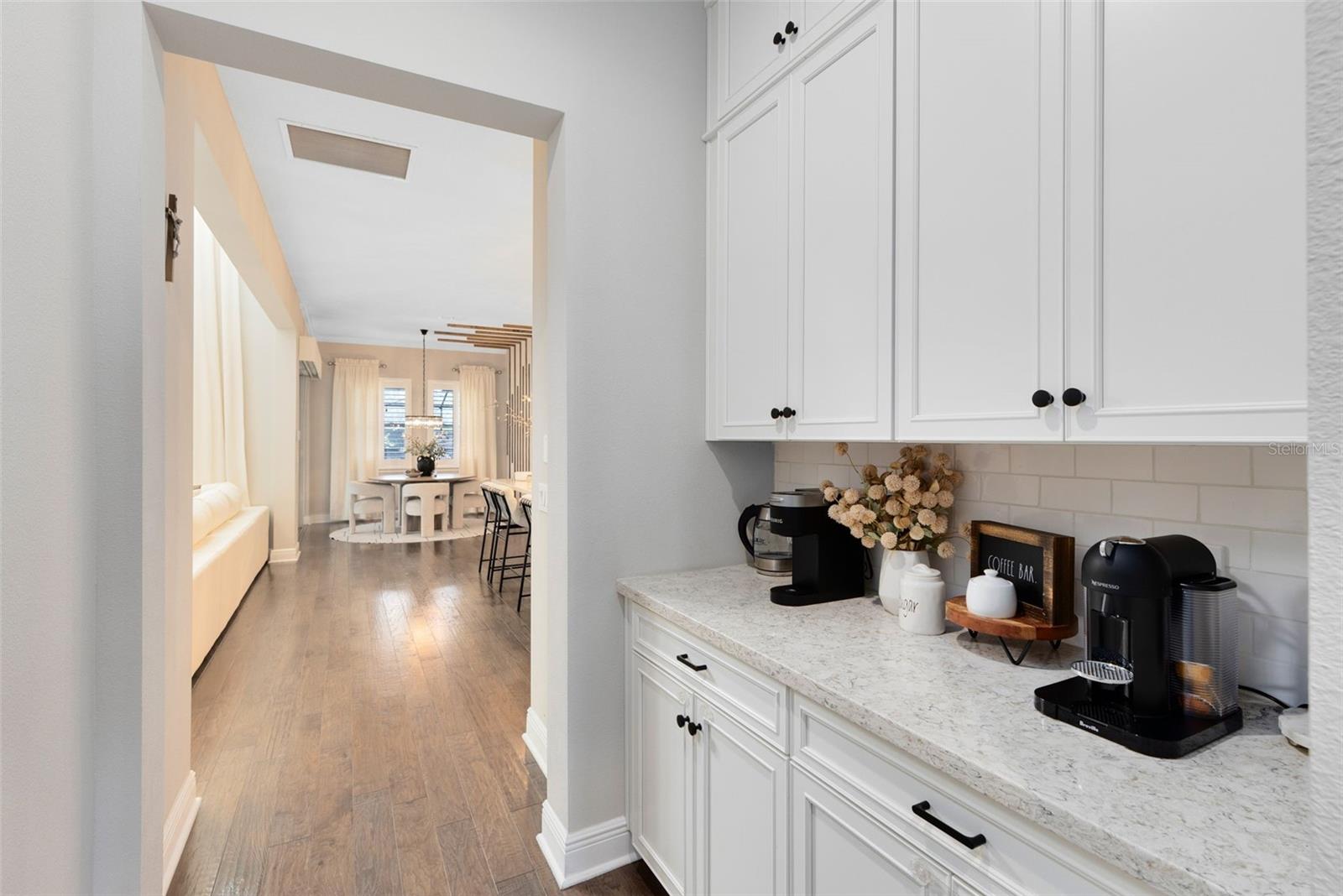 Image 14 of 54 For 9374 Reymont Street