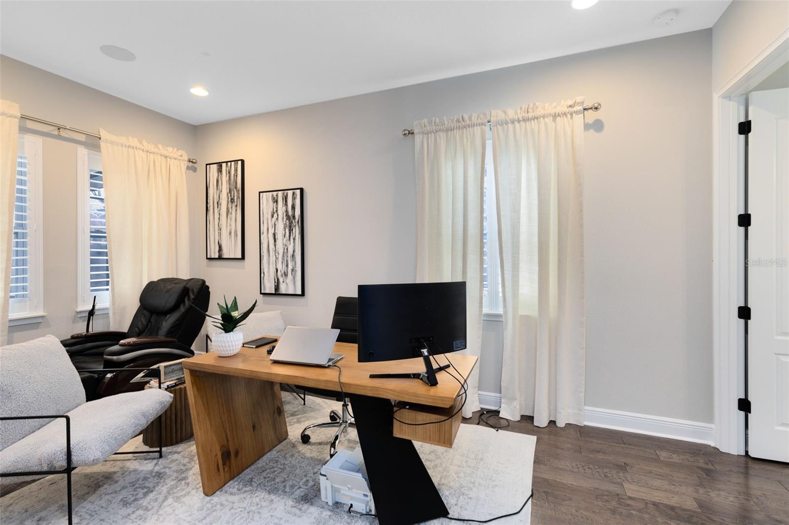 Image 31 of 54 For 9374 Reymont Street