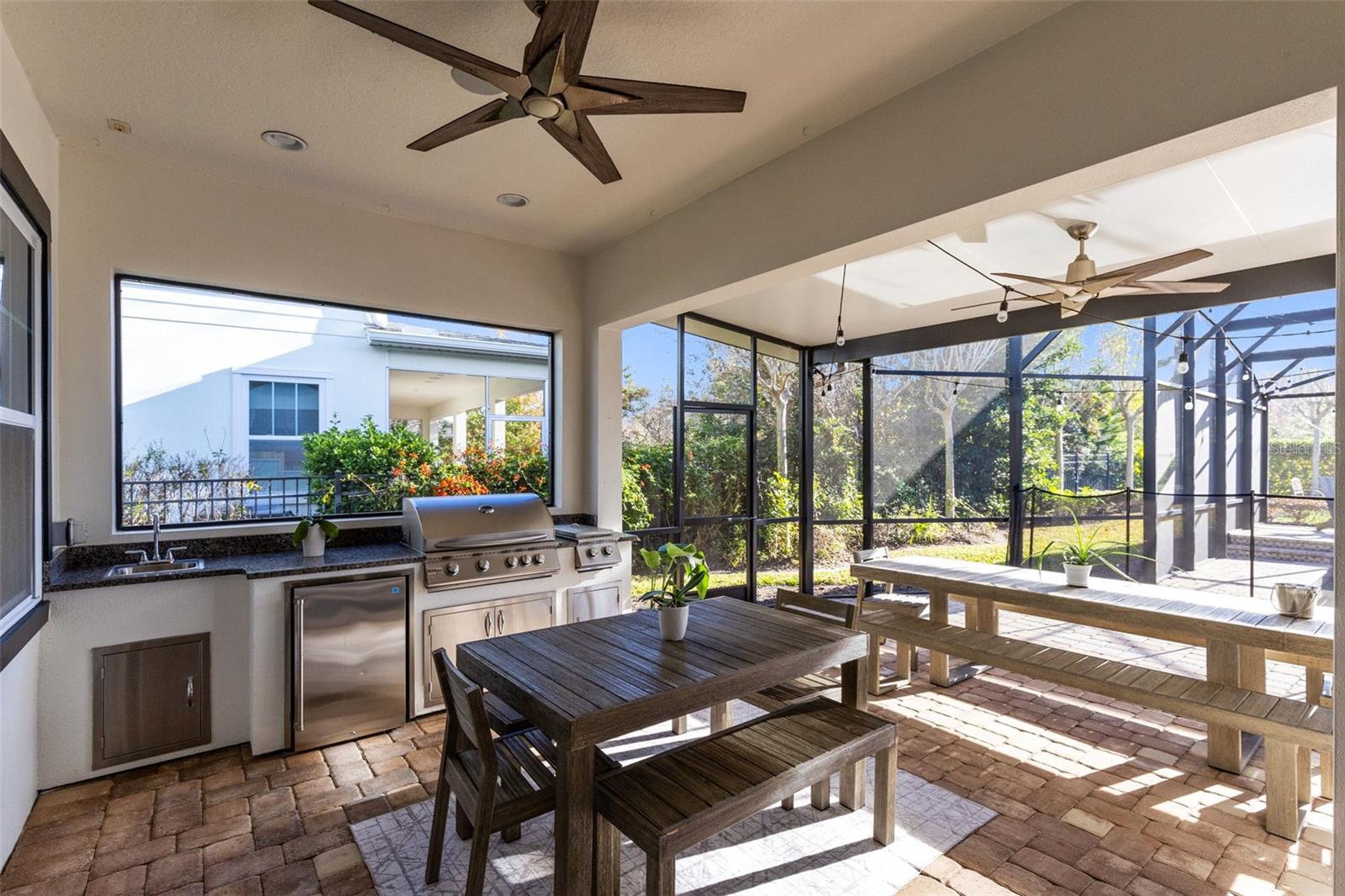 Image 37 of 54 For 9374 Reymont Street