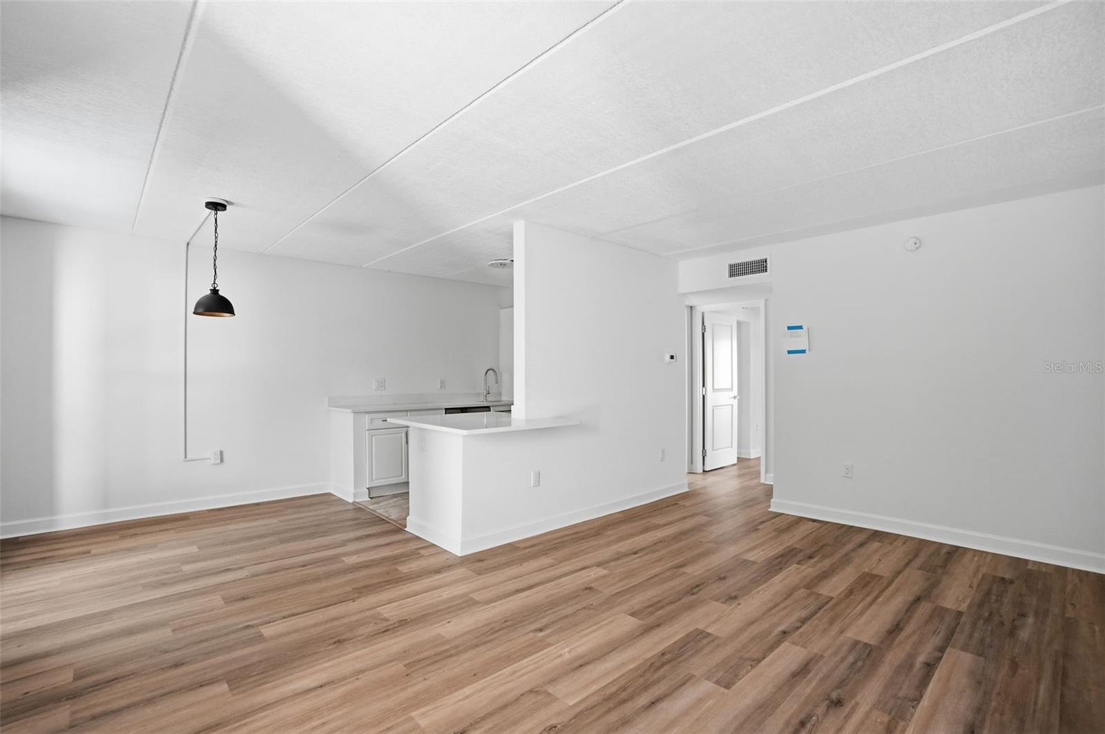 Image 11 of 29 For 8911 Blind Pass Road 122