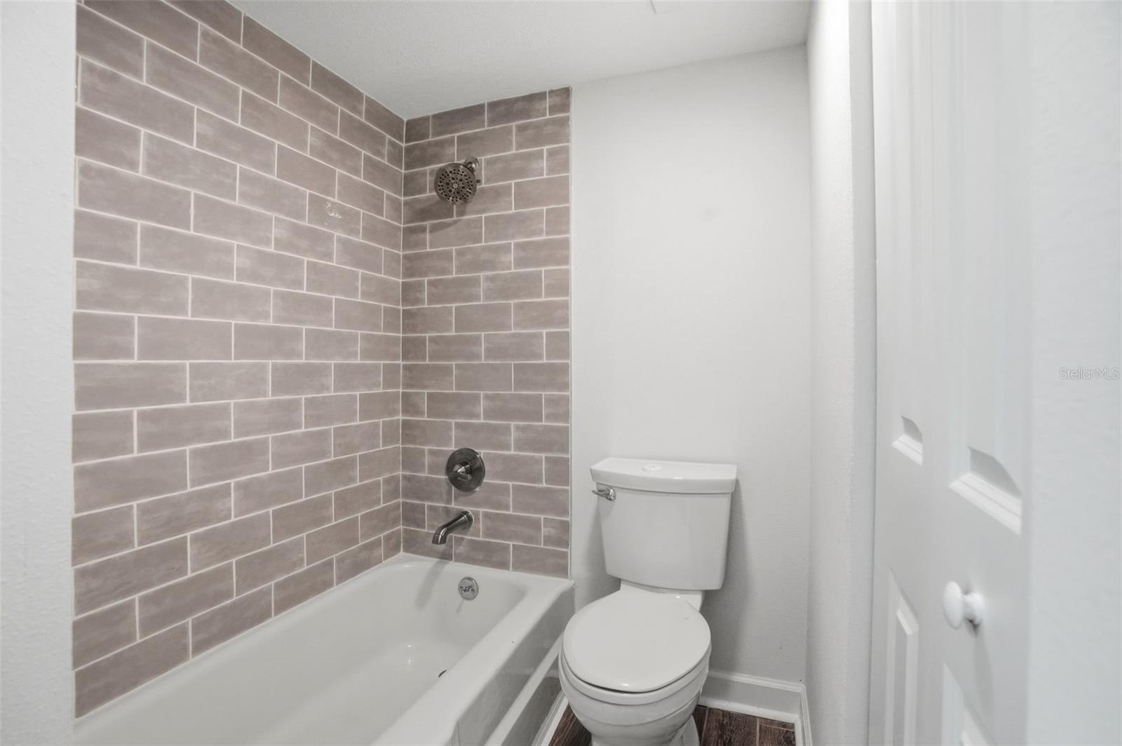 Image 20 of 29 For 8911 Blind Pass Road 122