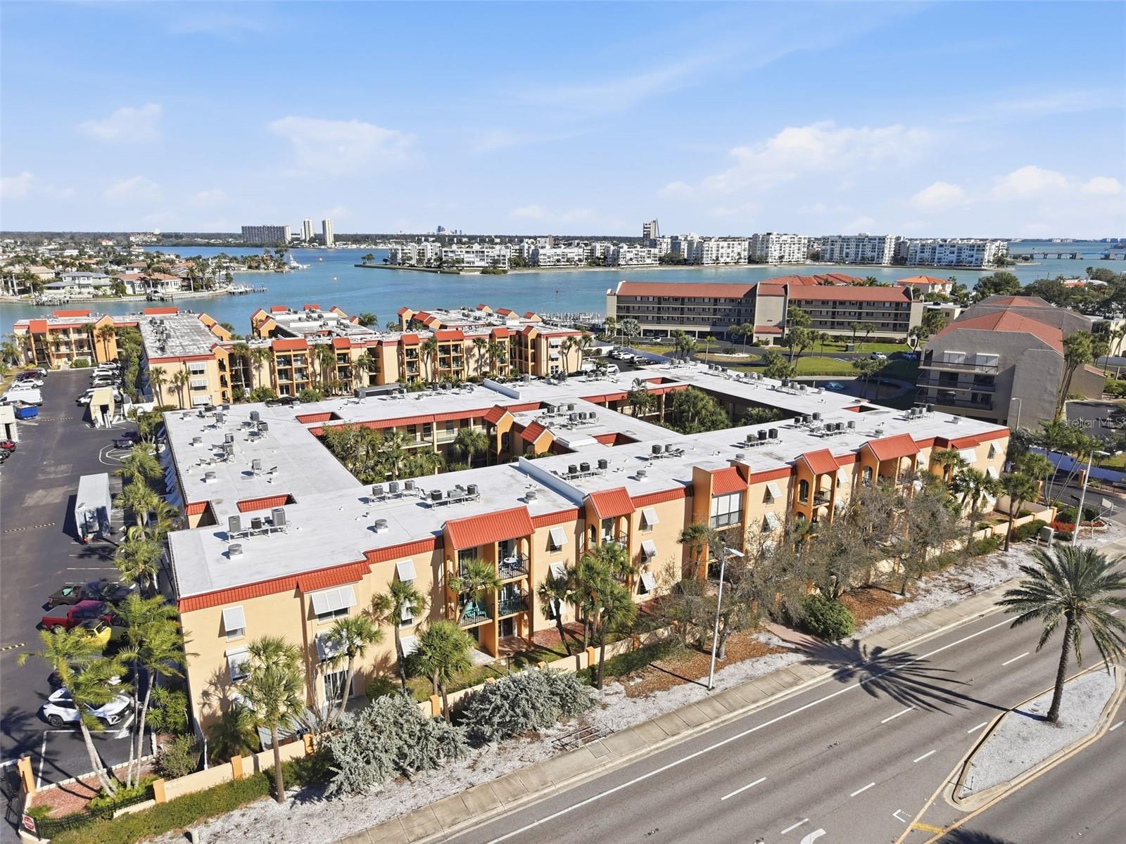 Image 24 of 29 For 8911 Blind Pass Road 122