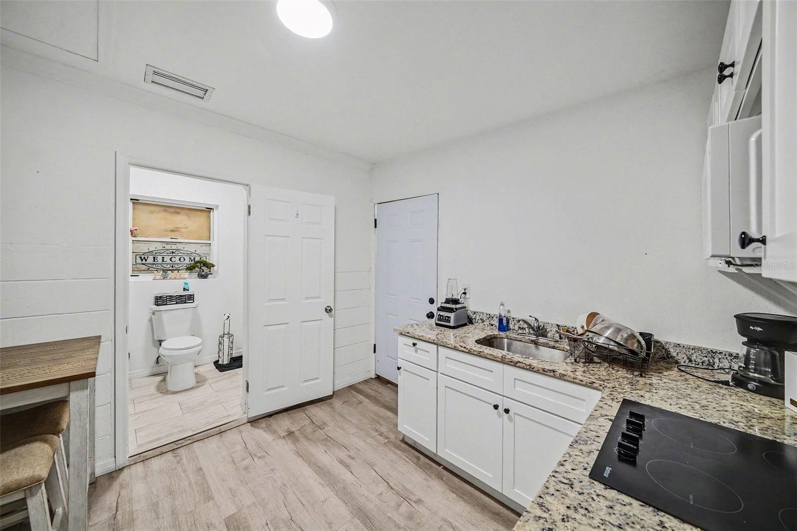 Image 14 of 39 For 5016 Garden Lane