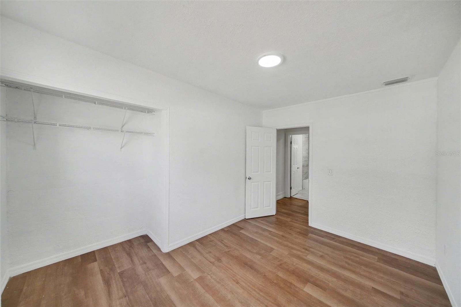 Image 16 of 39 For 5016 Garden Lane