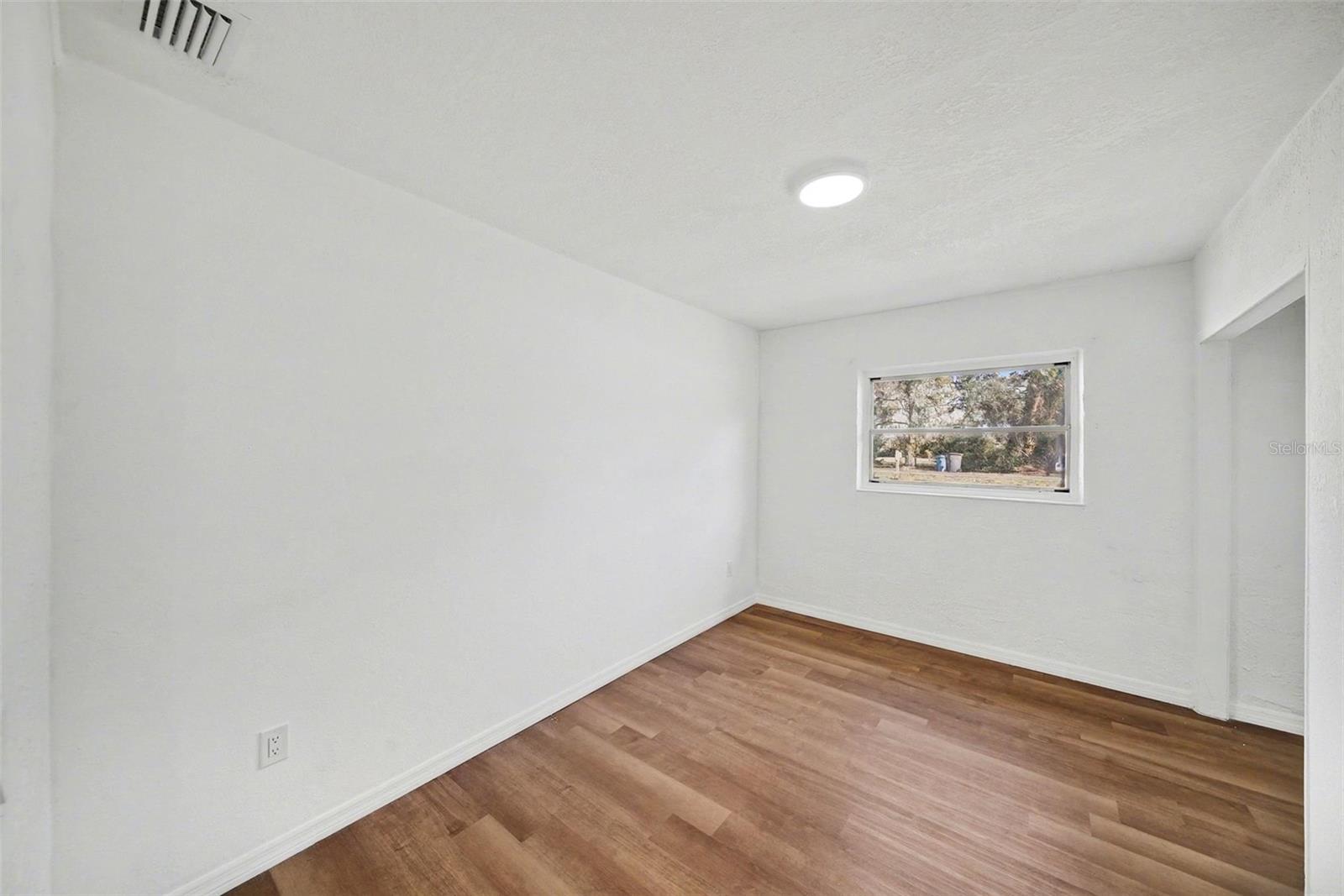 Image 17 of 39 For 5016 Garden Lane