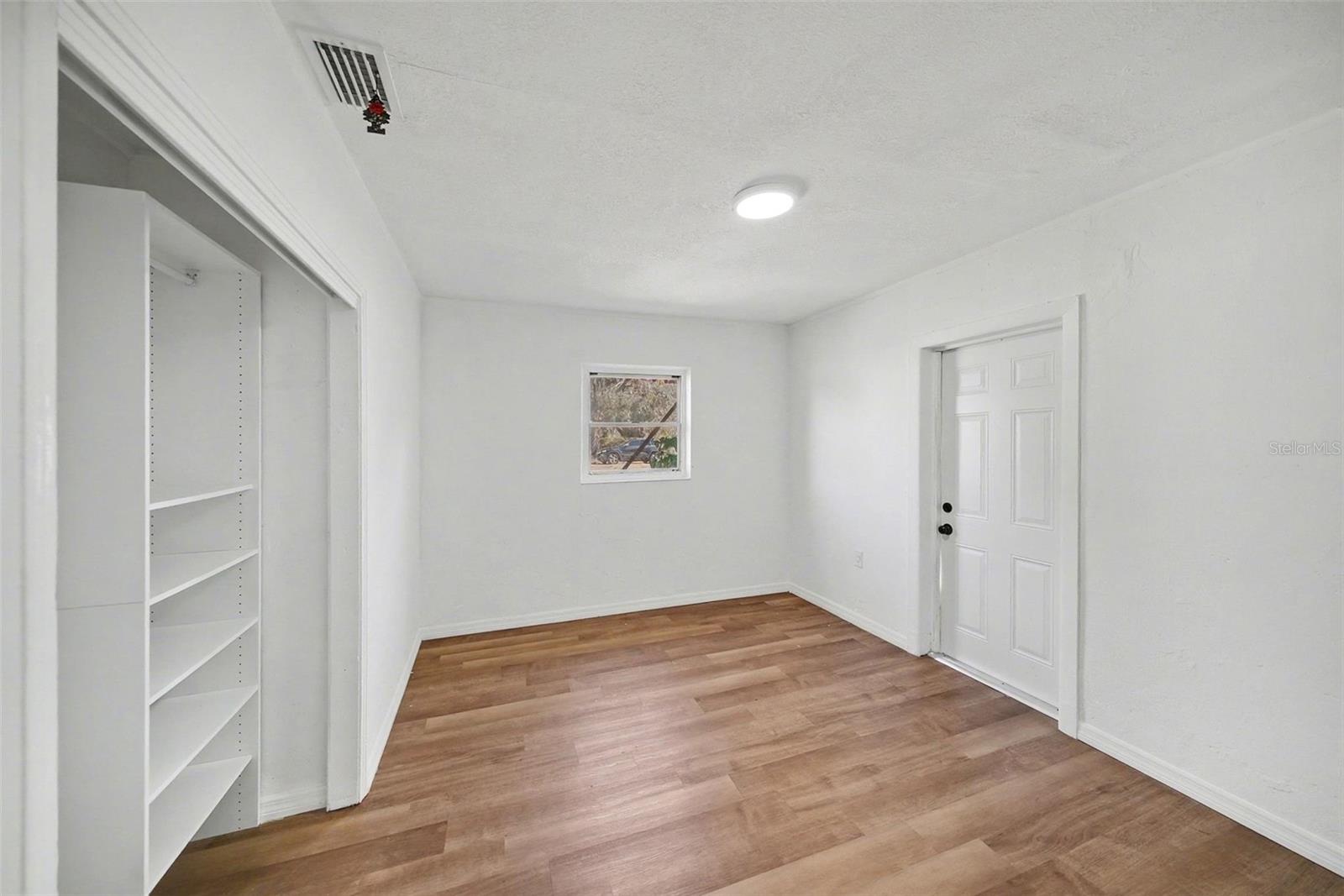 Image 19 of 39 For 5016 Garden Lane