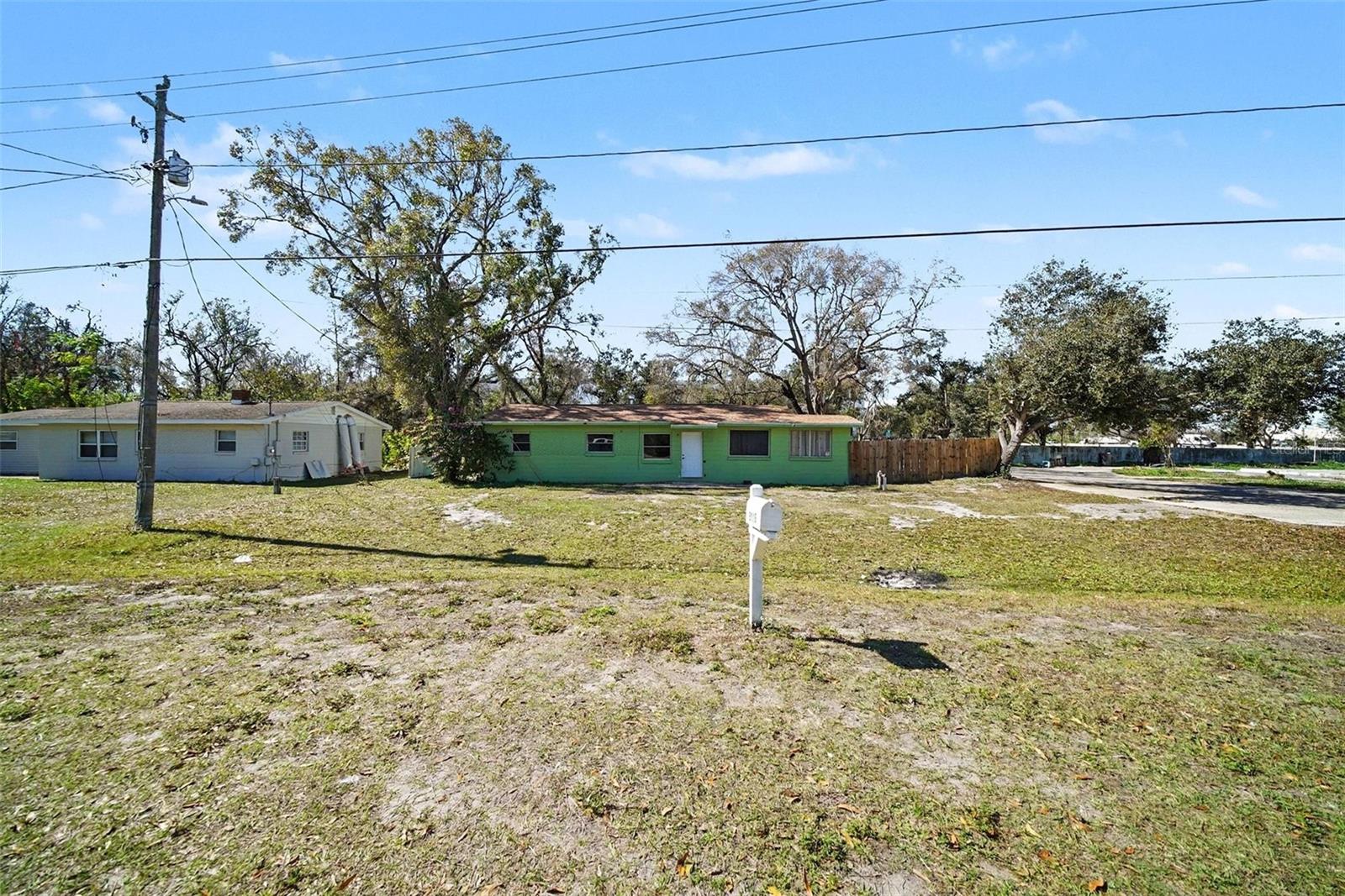 Image 4 of 39 For 5016 Garden Lane