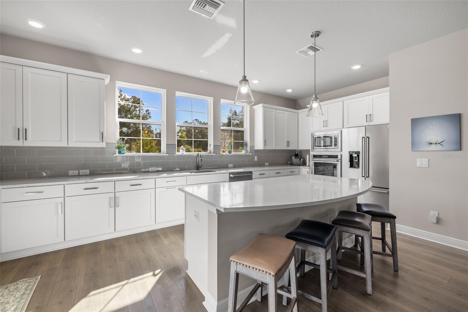 Image 10 of 35 For 2112 Azeele Street