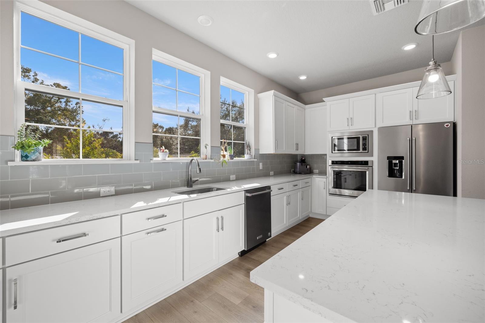 Image 13 of 35 For 2112 Azeele Street