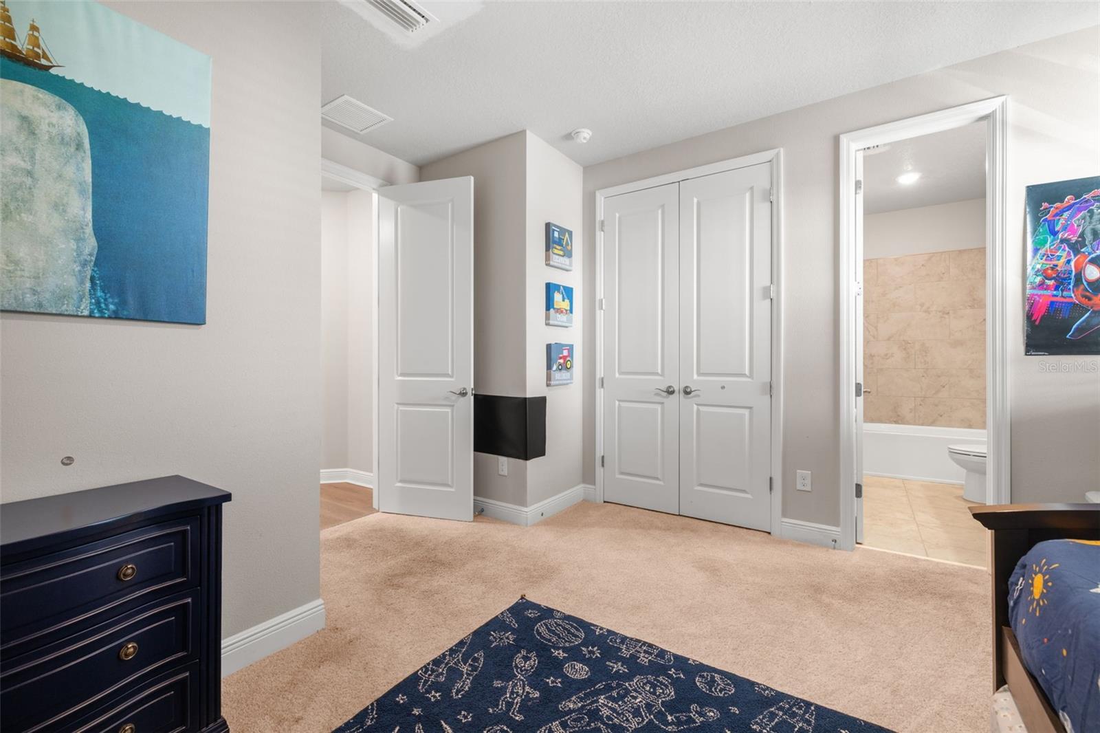 Image 22 of 35 For 2112 Azeele Street