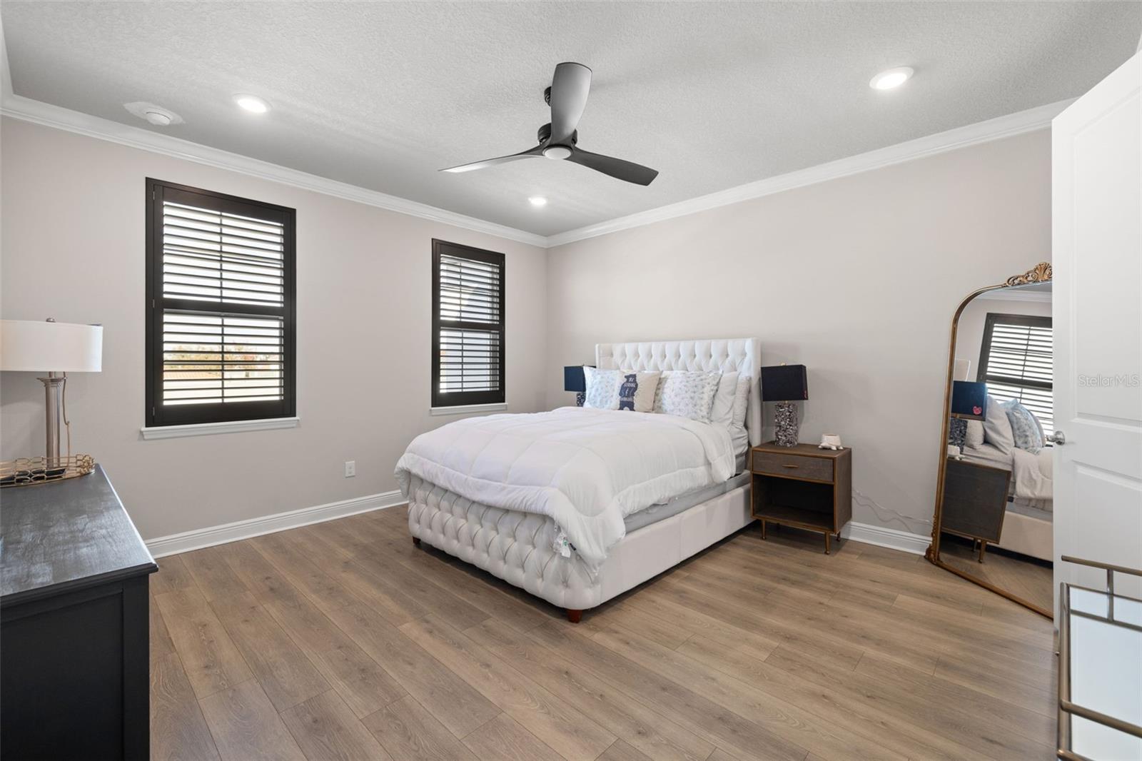 Image 26 of 35 For 2112 Azeele Street