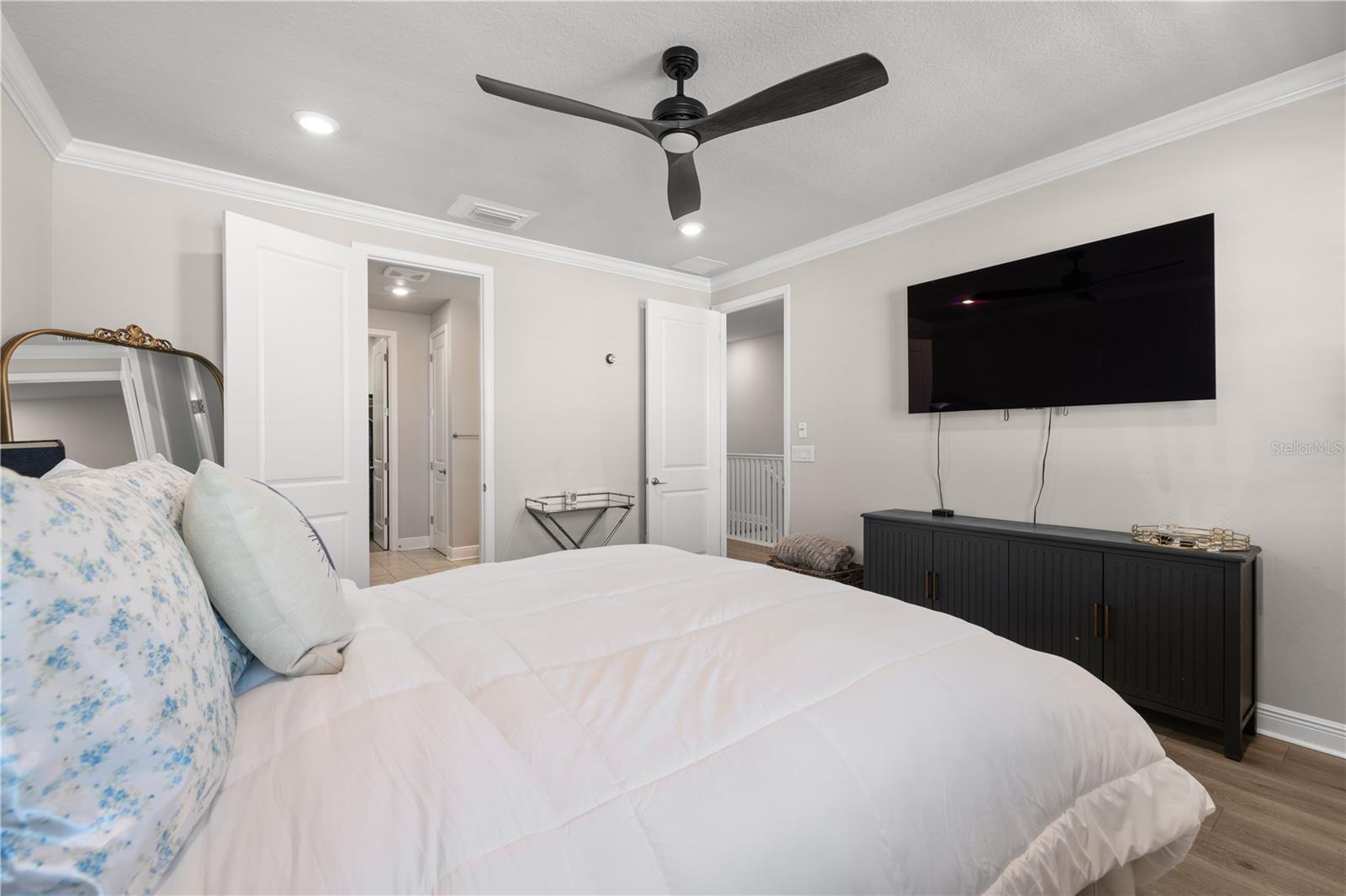 Image 27 of 35 For 2112 Azeele Street