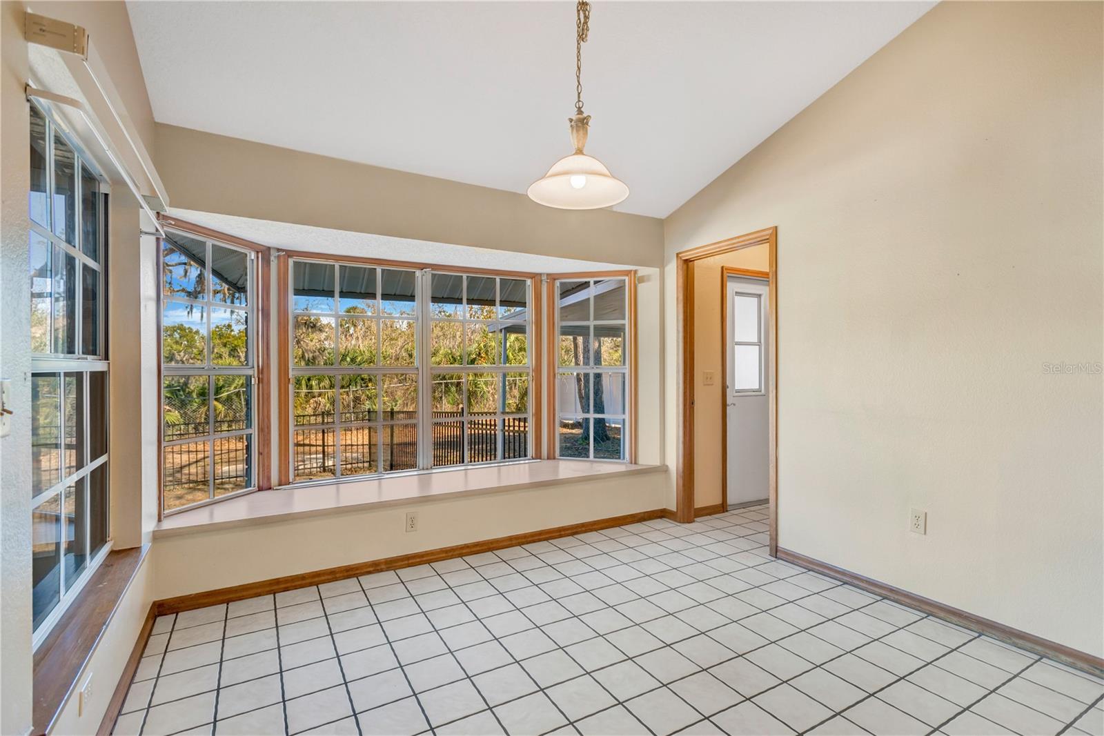 Image 14 of 52 For 11534 River Country Drive