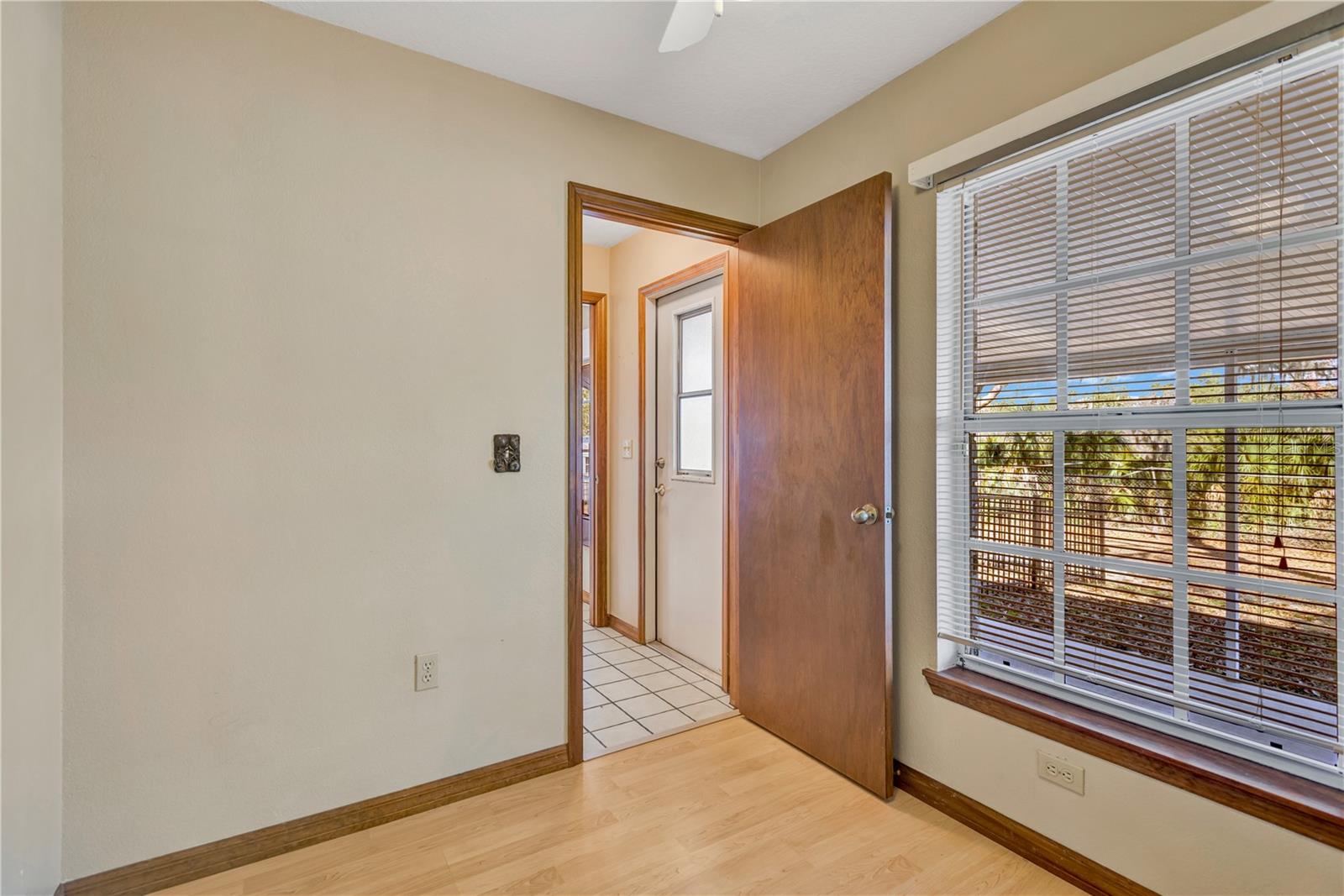 Image 17 of 52 For 11534 River Country Drive